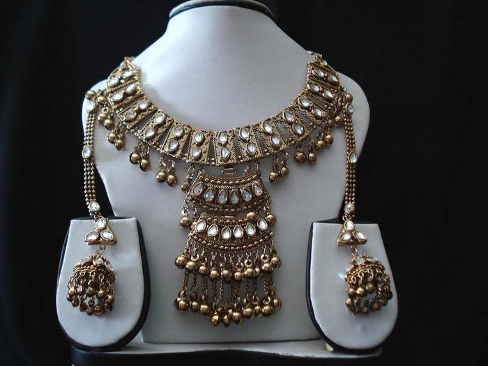 indian-bridal-wear-indian-heavy-jewelry-in-multi-color-10 - Bijuterii indiene2
