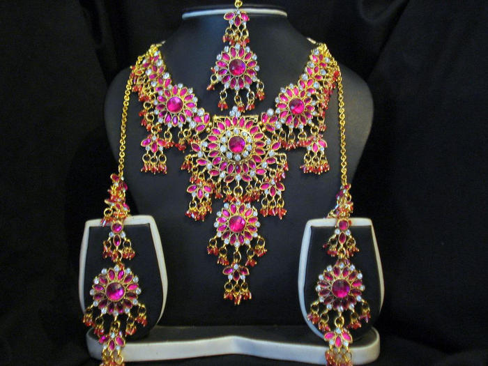indian-bridal-wear-indian-heavy-jewelry-in-multi-color-13 (1) - Bijuterii indiene2