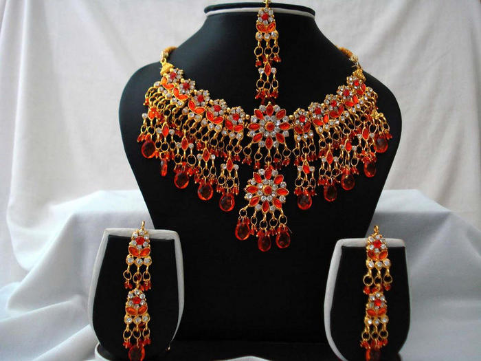 indian-bridal-wear-indian-heavy-jewelry-in-multi-color-14 - Bijuterii indiene2