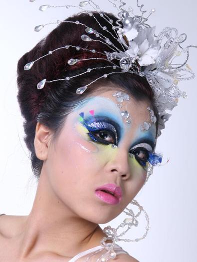 APT Fantasy Makeup Look - Machiaj fantasy