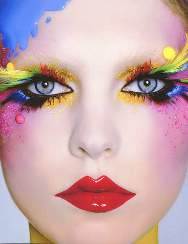 Colored-glitter-makeup-2