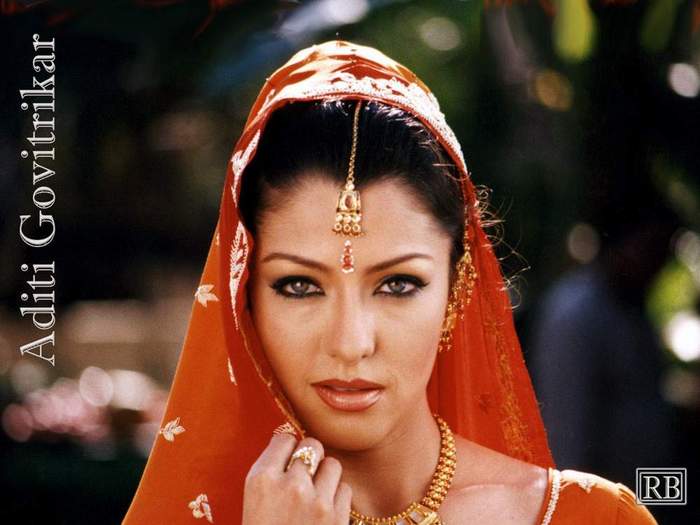Aditi_Govitrikar_gorgues- - Podoabe indiene