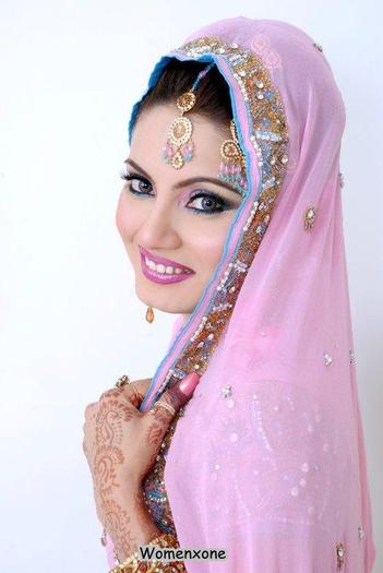 Bridal-makeup-and-jewelry-02 - Podoabe indiene