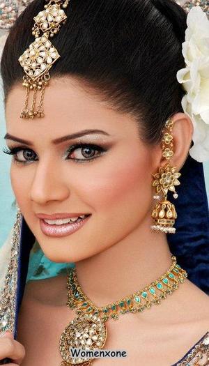 Bridal-makeup-and-jewelry-08 - Podoabe indiene