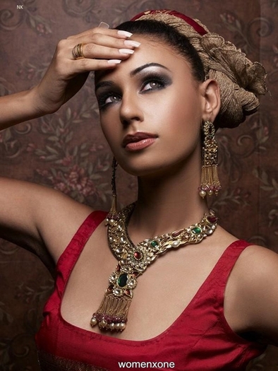 Diamond-Gold-Bridal-Jewelry-3 - Podoabe indiene