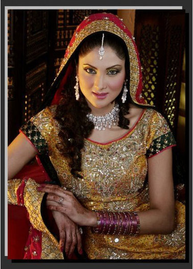 Fiza-Ali-in-bridal-drees
