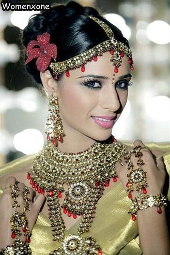 NAughty-Bridal-With-Beauty-03