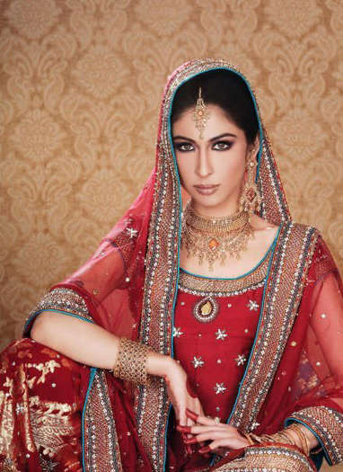 paki-brides-with-latest-lehenga-color-makeup-and-jewelry-2010-12