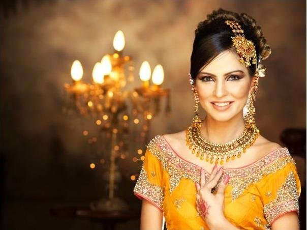 paki-brides-with-latest-lehenga-color-makeup-and-jewelry-2010-14