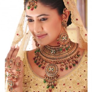 Pakistani-Bridal-polki-zirconia-jewelry-4