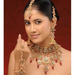 Pakistani-Bridal-polki-zirconia-jewelry-8