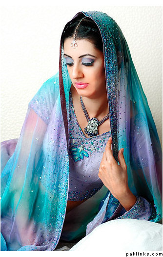 Pakistani-Dulhan-in-Make-upJewelry-3 - Podoabe indiene