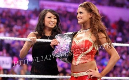 normal_r9~1 - eve torres vs the bella twins