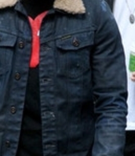 Joe+Jonas+Joe+Jonas+Starbucks+EAJqaML6dW0l_005