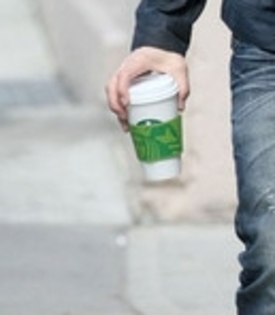 Joe+Jonas+Joe+Jonas+Starbucks+EAJqaML6dW0l_007