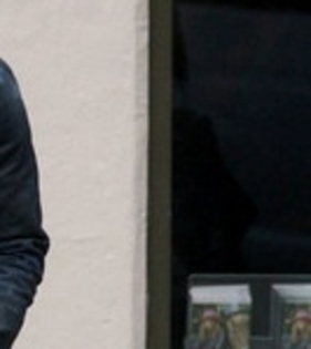 Joe+Jonas+Joe+Jonas+Starbucks+U0aX9HOSUbVl_006