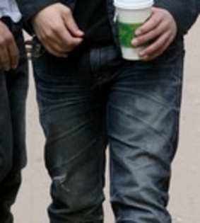 Joe+Jonas+Joe+Jonas+Starbucks+U0aX9HOSUbVl_008