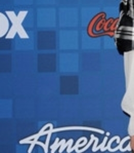 Jennifer+Lopez+American+Idol+Finalist+Party+vXk76Sn72UFl_004