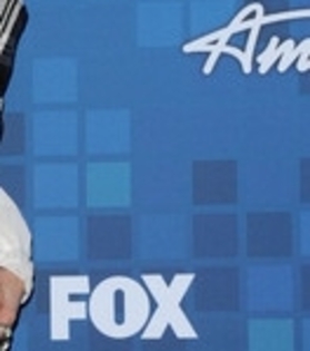 Jennifer+Lopez+American+Idol+Finalist+Party+vXk76Sn72UFl_006