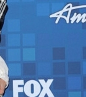 Jennifer+Lopez+American+Idol+Finalist+Party+wIla14r902ll_006