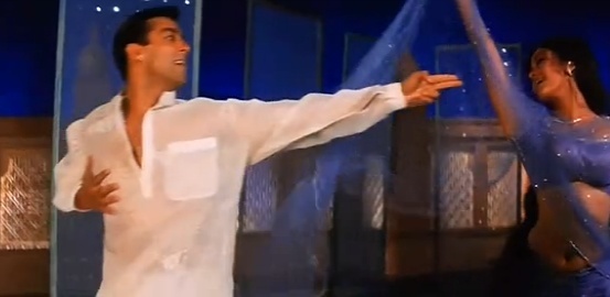 17 - Hum Dil De Chuke Sanam - Chand Chupa Badal Mein