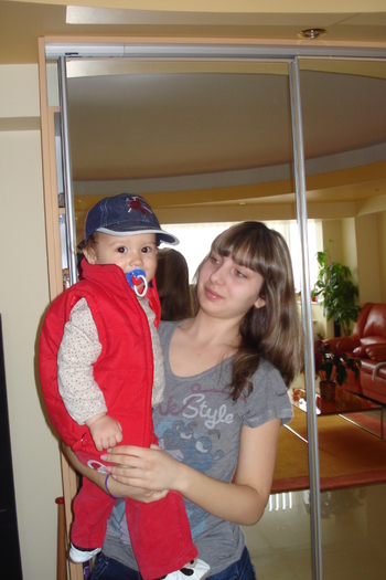 CE BINE ESTE IN BRATE LA CRISTINA!