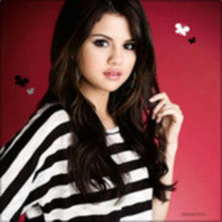 32807491_YVRZUKCPV - Selena Gomez