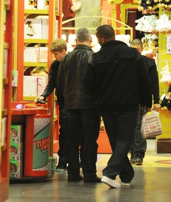  - 2011 At Hamleys Toy Shop With The Smith Family March 15th