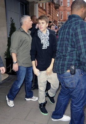  - 2011 Leaving His Hotel In London March 16th