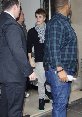  - 2011 Leaving His Hotel In London March 16th