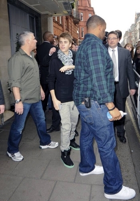  - 2011 Leaving His Hotel In London March 16th