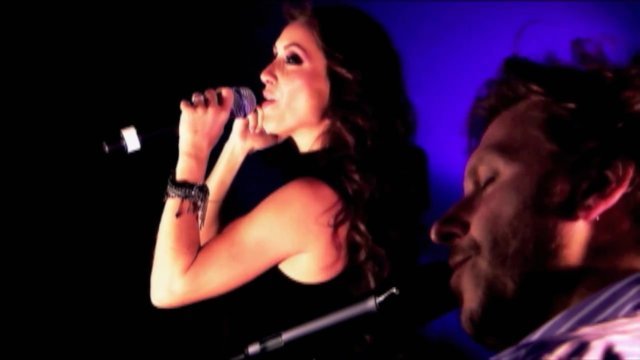 ANAHI_ALERGICO_FT__NOEL_SCHAJRIS_28Official_Performance_Music_Video29_28frame_444829 - Anahi Alergico
