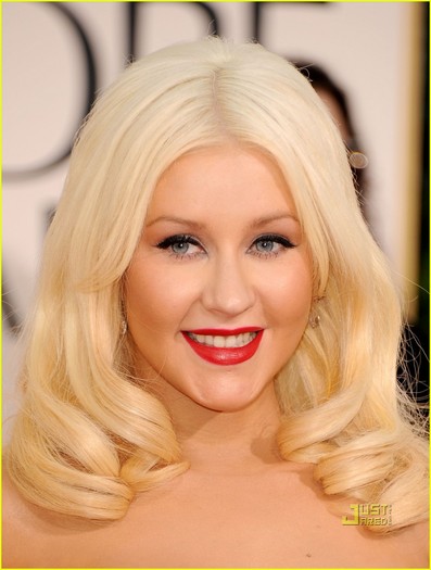 christina-aguilera-2011-golden-globes-07 - christina aguilera