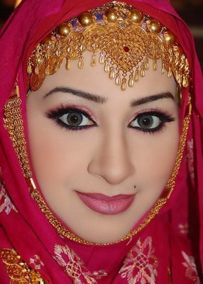 Make-up-of-Bridals-in-Headscarf-7