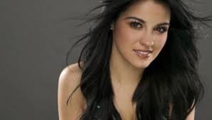 tyrs - maite perroni