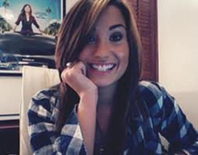 images (2) - Demi Lovato la web