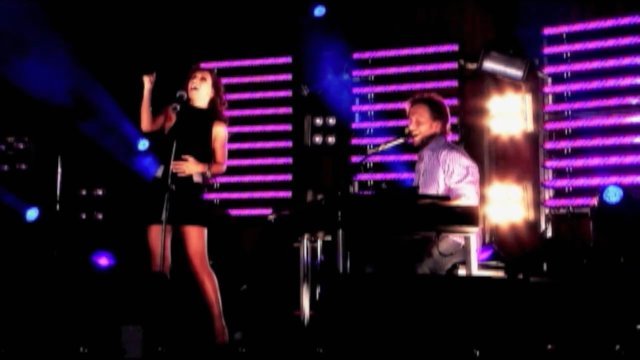 ANAHI_ALERGICO_FT__NOEL_SCHAJRIS_28Official_Performance_Music_Video29_28frame_289829 - Anahi Baby Blue