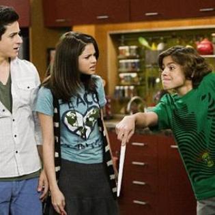 Jake-T-Austin-Wizards-Retest-300 - Selena Gomez in episoade wizards of waverly places - xEpisoade din Wizards of Waverly Place