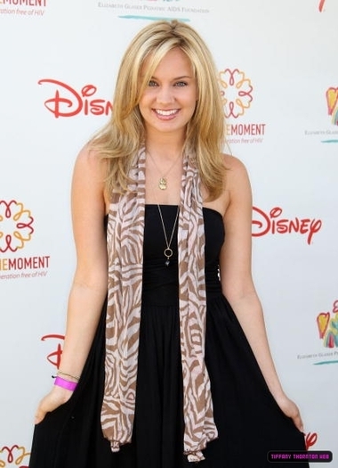 14801070_EGKNMTRWQ - Tiffany Thornton