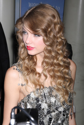 28298753_SWJFYZNZT - taylor swift