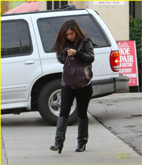 Brenda Song & Danielle Panabaker - Brenda Song and Danielle Panabaker