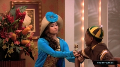 normal_brenda-song-0039