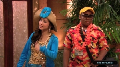 normal_brenda-song-0046