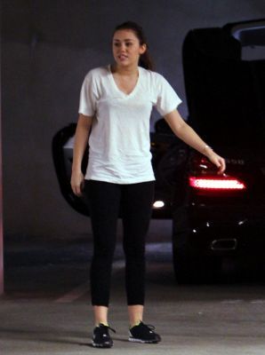 normal_007~67 - Leaves the gym in Hollywood