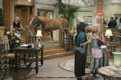 normal_Suite_Life_S2_02 - The Suite Life of Zack and Cody  Production Stills