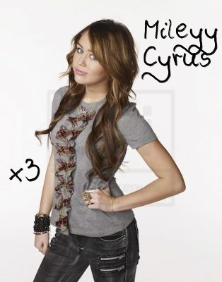 33250426_PKKQCMWYU - Miley Cyrus glittery