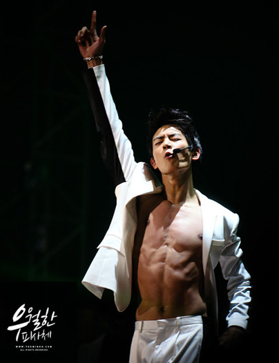 tumblr_leel1mALUR1qaxukqo1_r1_500 - Choi Minho