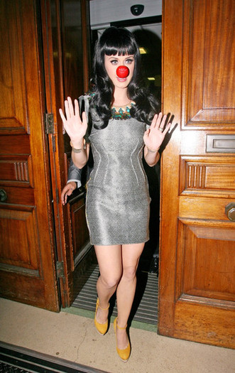 Katy+Perry+Katy+Perry+BBC+Radio+One+Studios+GWEUeeGxkPMl - katy perry amuzanta