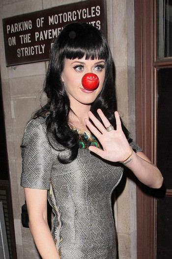 Katy+Perry+Katy+Perry+Radio+One+Studios+2+9I26cddeFu9l - katy perry amuzanta