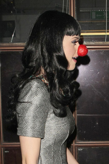 Katy+Perry+Katy+Perry+Radio+One+Studios+2+Q0LbhGRbk0El - katy perry amuzanta